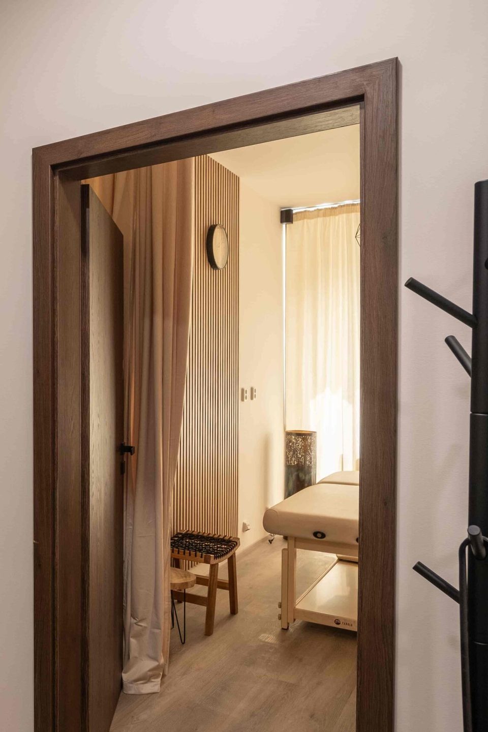 Door from the reception to the massage room